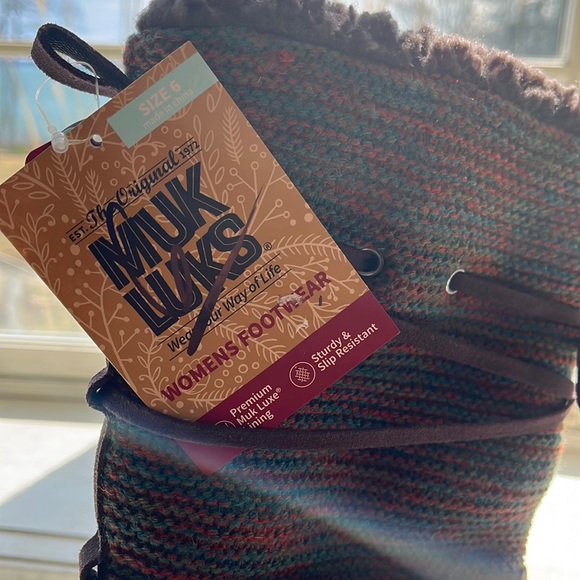 Muk Luks Women's genuine suede uppers as a fleece lining water resistant - new! - Picture 3 of 11